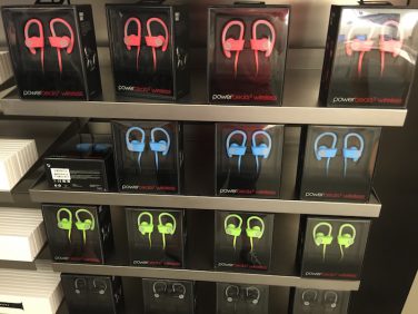 Apple lancia Powerbeats2 Wirless nei colori di Apple Watch