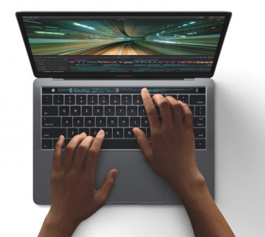 Il chip T1 di MacBook Pro funziona con watchOS