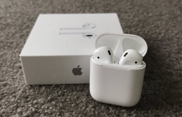 Sono arrivate le cuffiette wireless AirPods