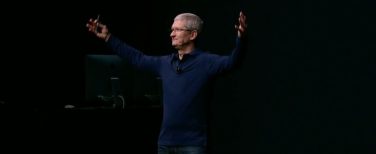 Tim Cook ha guadagnato 1,5 milioni di dollari in meno nel 2016