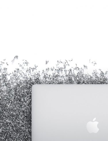 L’involucro dei MacBook unibody è realizzato al 100% con lattine riciclate
